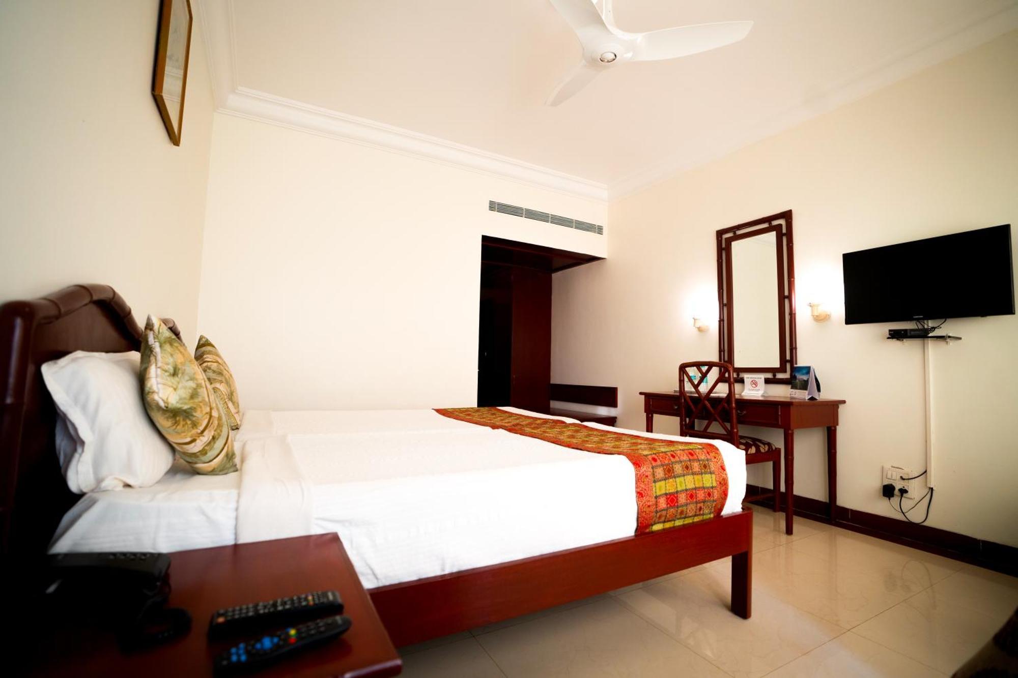 Rns Residency Sea View Hotel Mavalli ภายนอก รูปภาพ