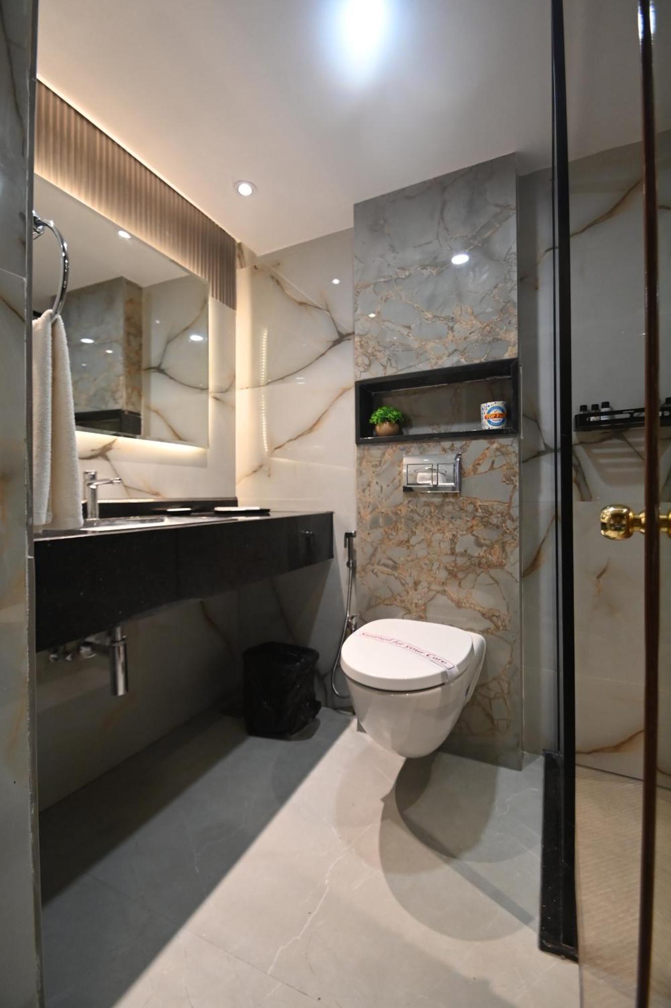 Rns Residency Sea View Hotel Mavalli ภายนอก รูปภาพ